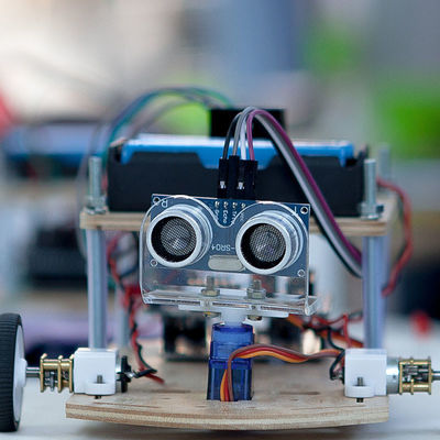 Certyfikacja testu automatycznego hamulca pojazdu Usługa uwierzytelniania testu Tuv EMC