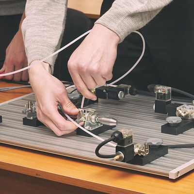 Materiał RF Test Lab AGD Produkty elektryczne Usługa uwierzytelniania innej firmy