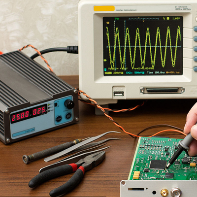 Test laboratoryjny lampy kompatybilności elektromagnetycznej EMC w ciągu 30-90 minut