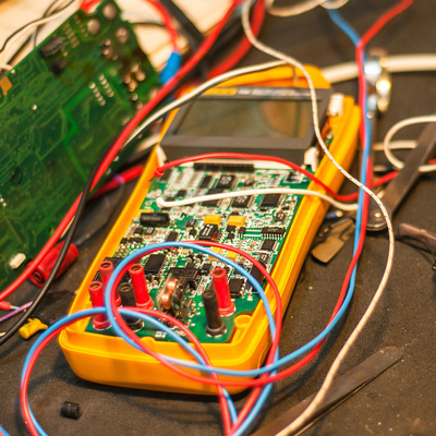 Test laboratoryjny lampy kompatybilności elektromagnetycznej EMC w ciągu 30-90 minut